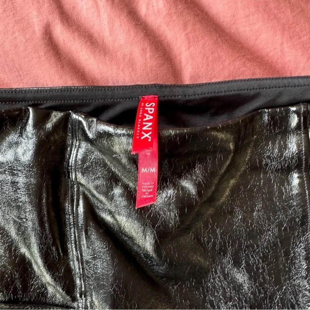 SPANX Faux Latex High rise black Leggings Medium AS IS - Picture 7 of 8